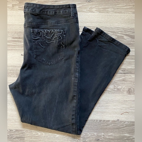 Gloria Vanderbilt | Amanda Slim Straight Leg Black Jean Size 18 - Picture 1 of 8